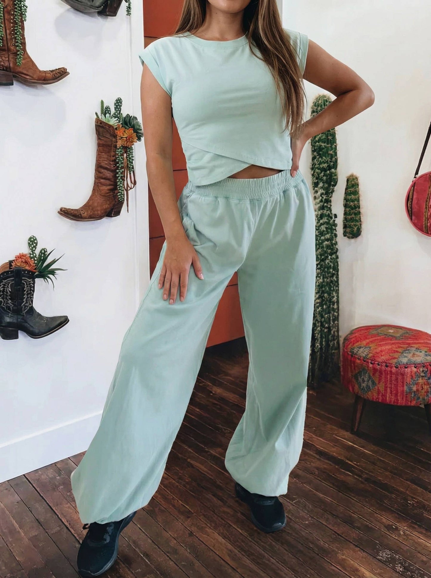 2026 Solid Color Cropped Tank Top and Jogger Pants Set